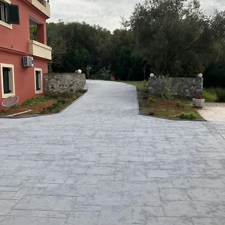 Jazz Rock With Large Private Pool בית נופש גאוביה